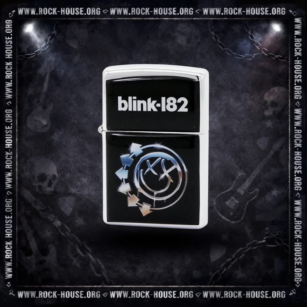 Зажигалка сувенирная Blink-182 | логотип на черном — фото товара